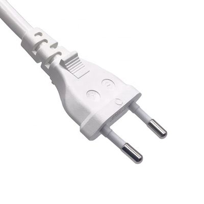 Rating de tension du câble électrique européen blanc VDE 2 PIN 2.5A 250V 1,7m